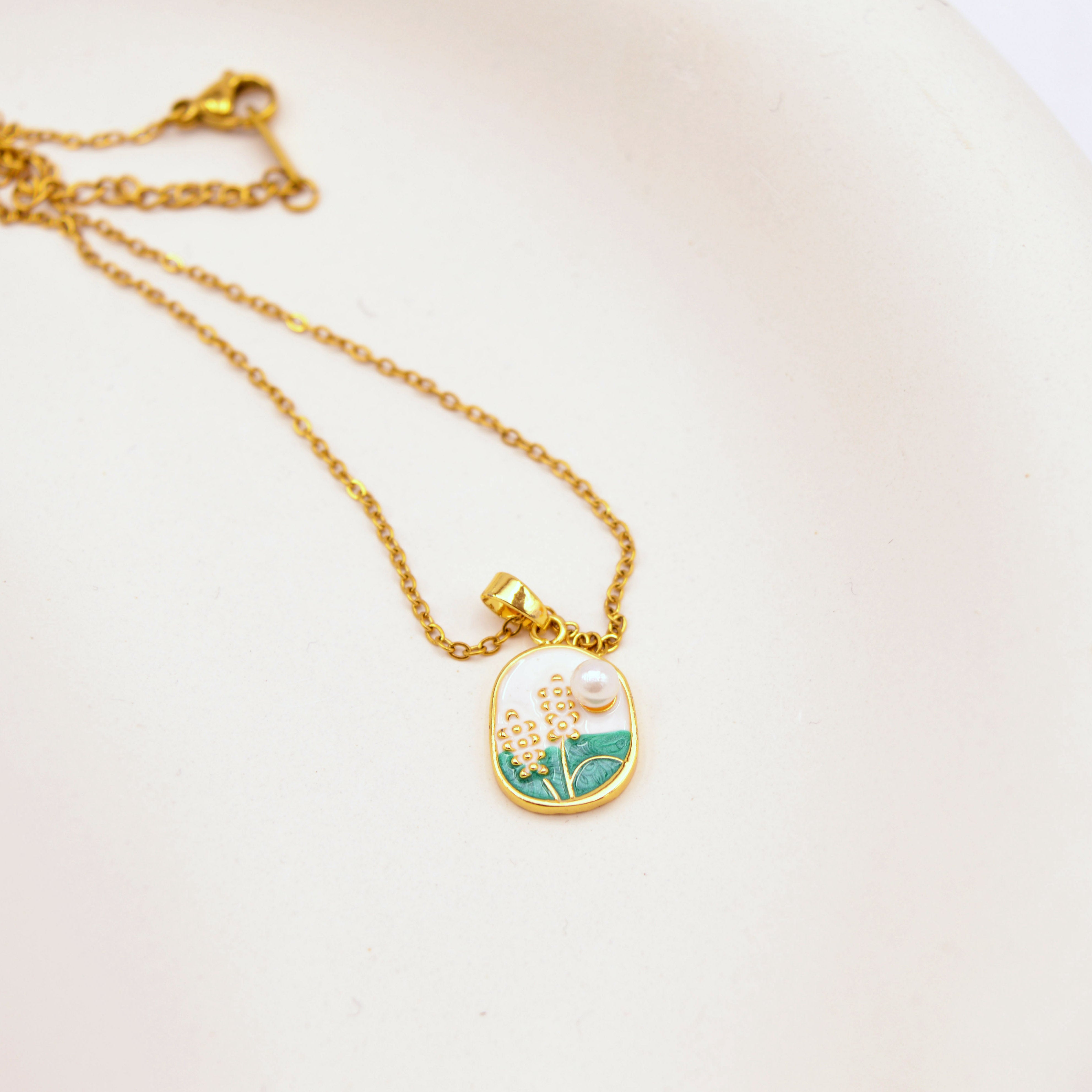 Meadow Pendant