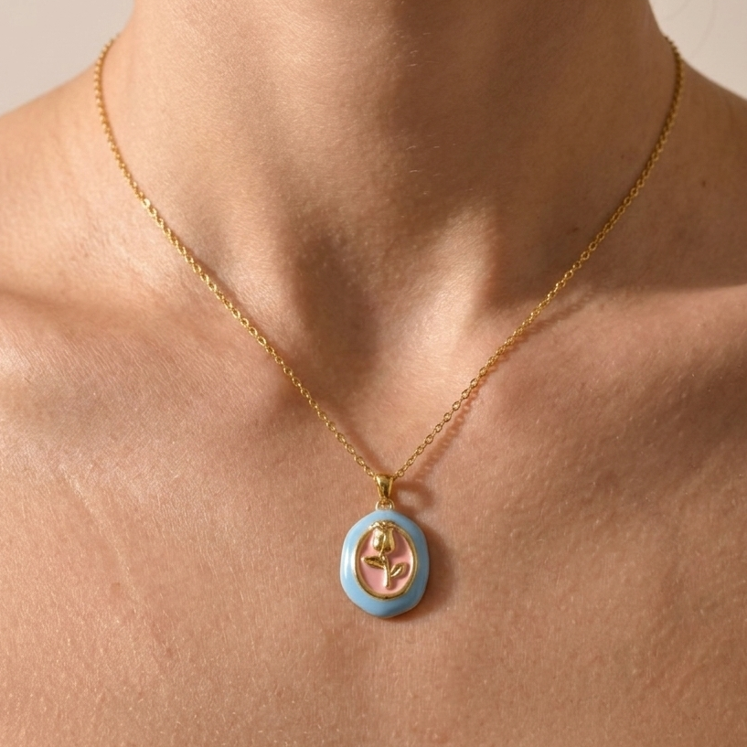 Rosé Pendant