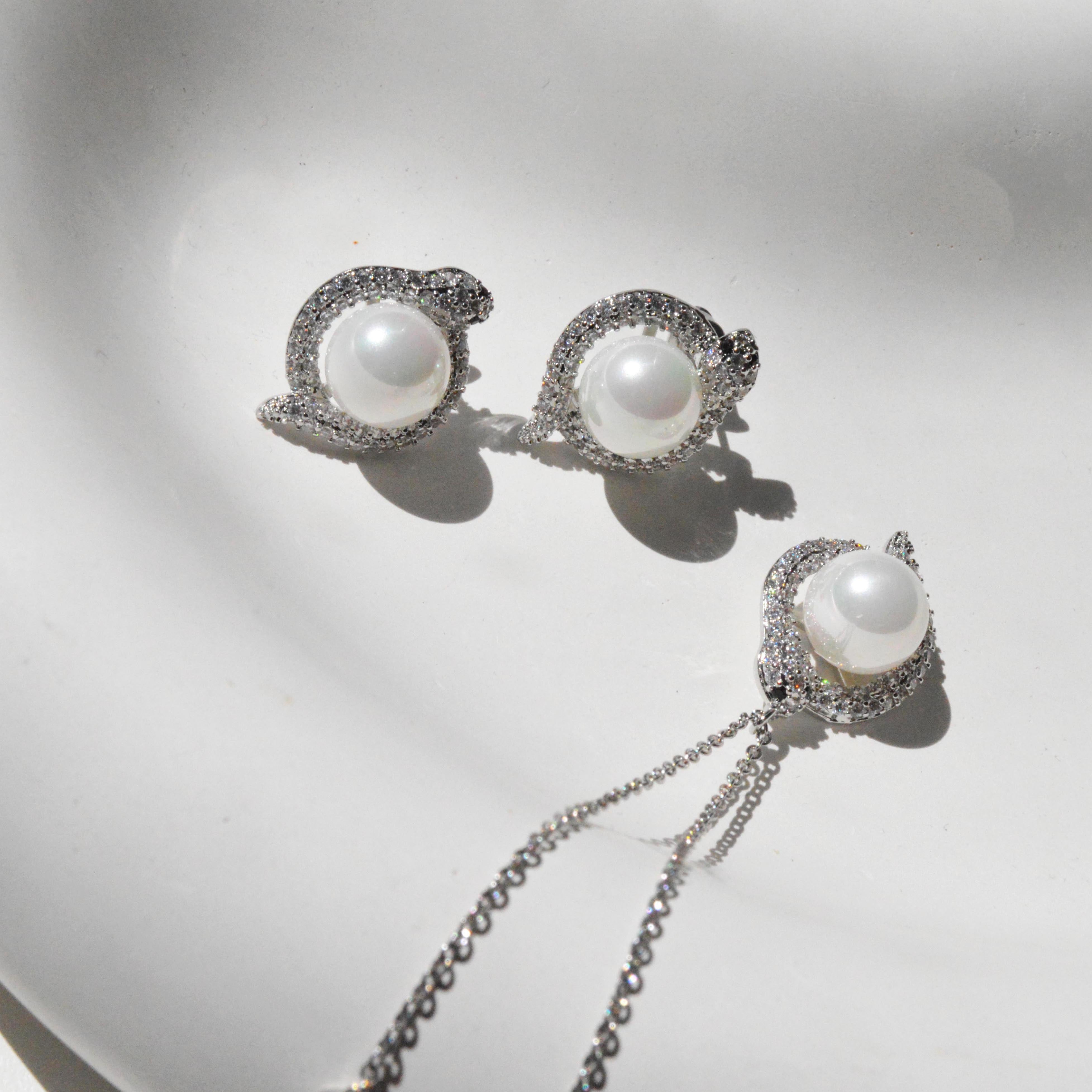 Serpent Pearl Pendant Set