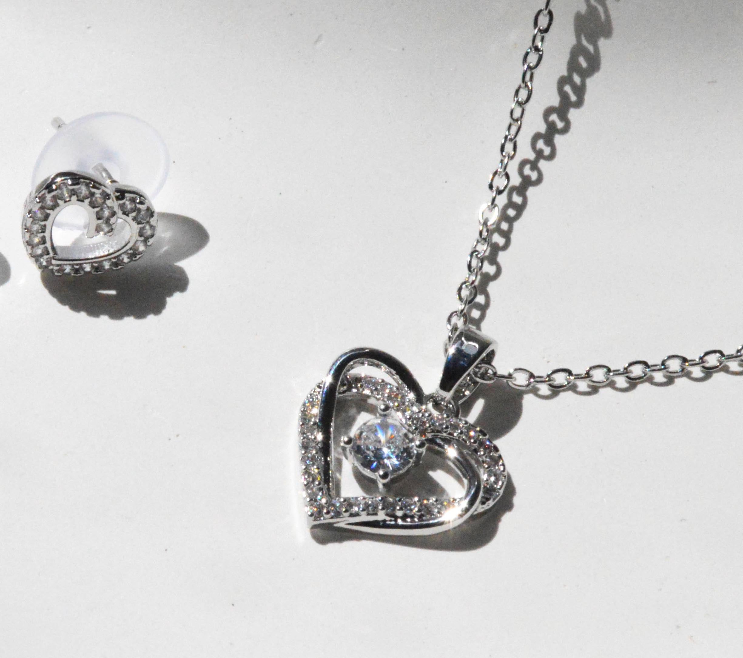 Lovelle Pendant Set