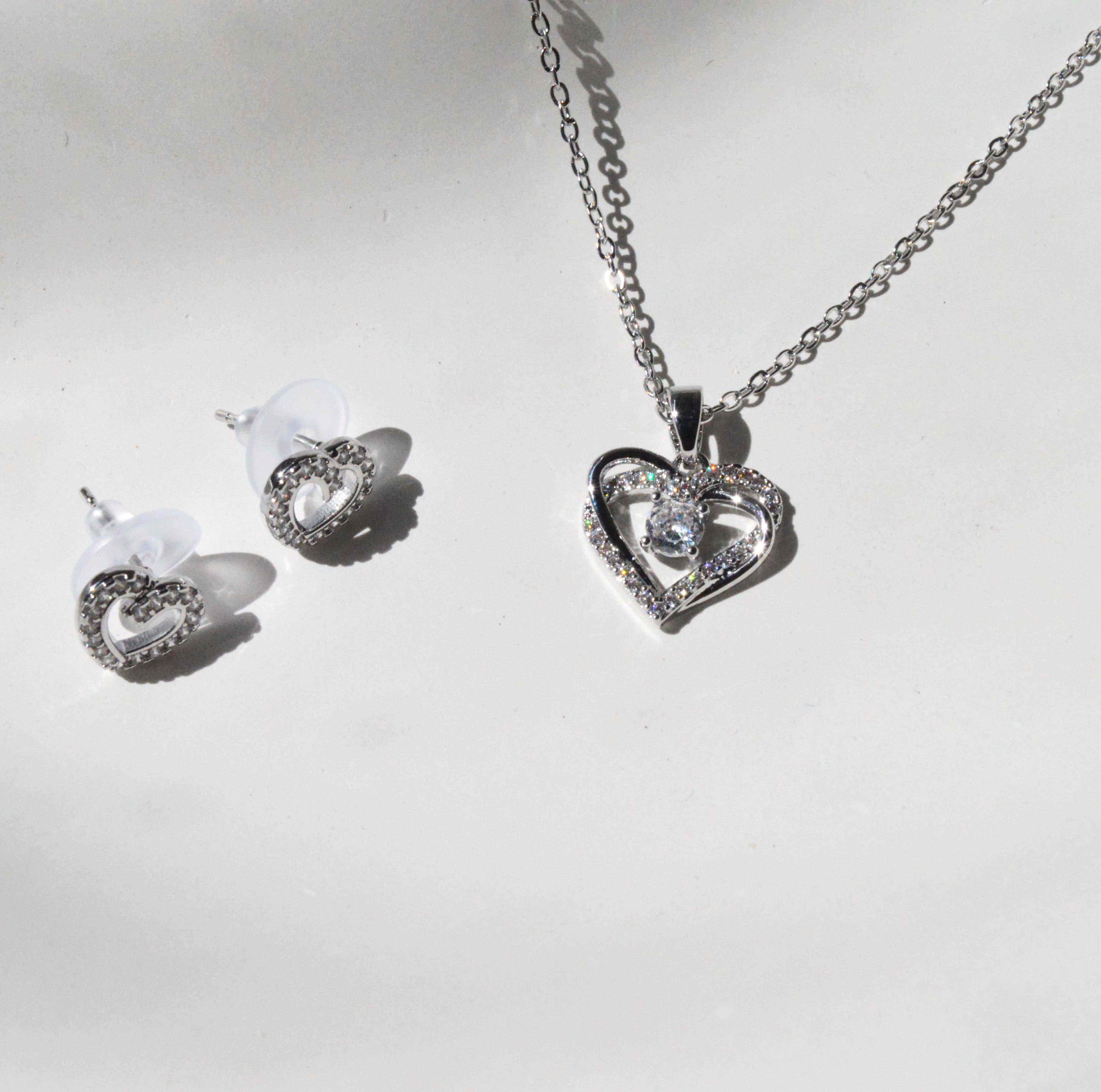 Lovelle Pendant Set