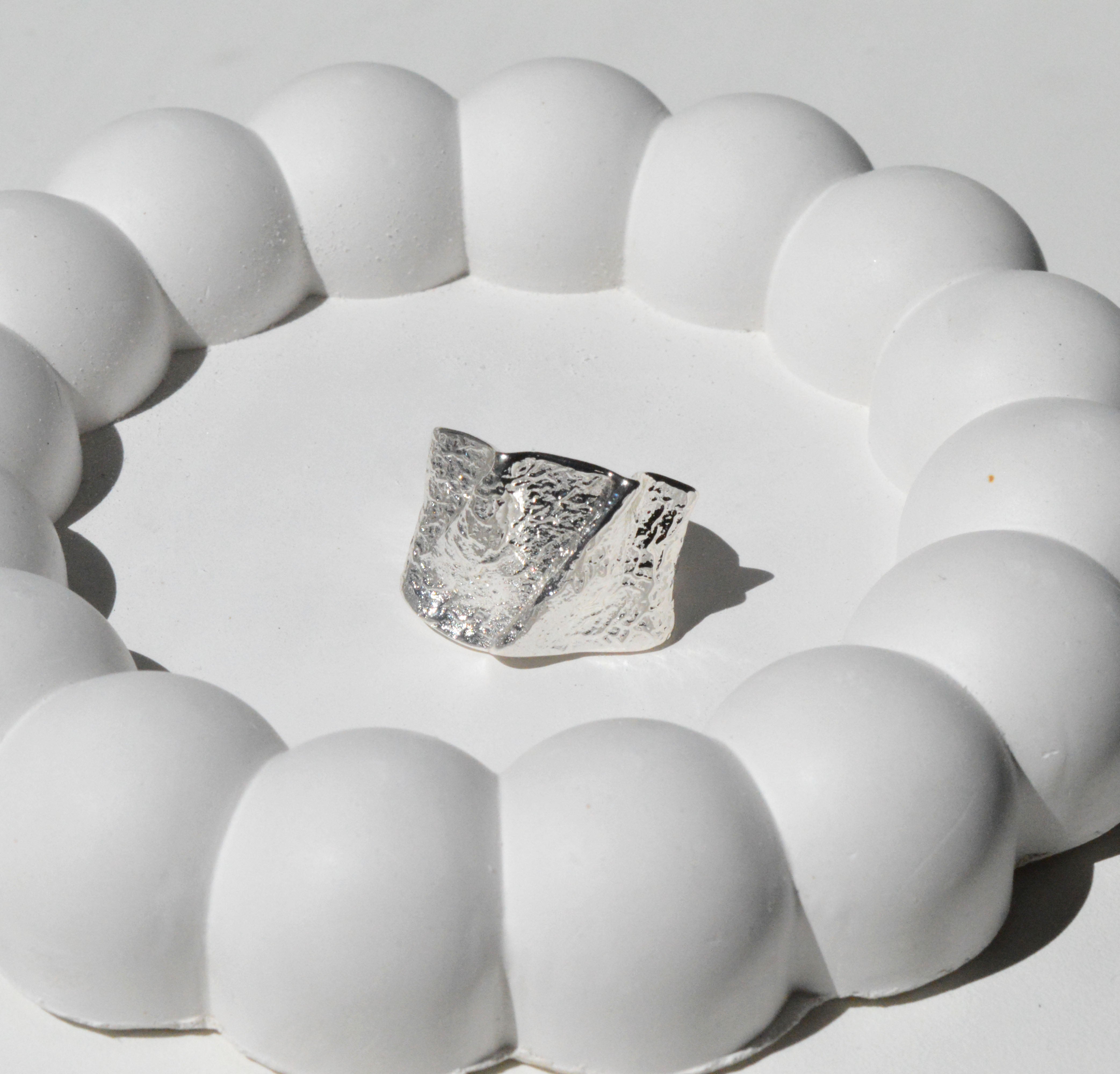 Crest Ring