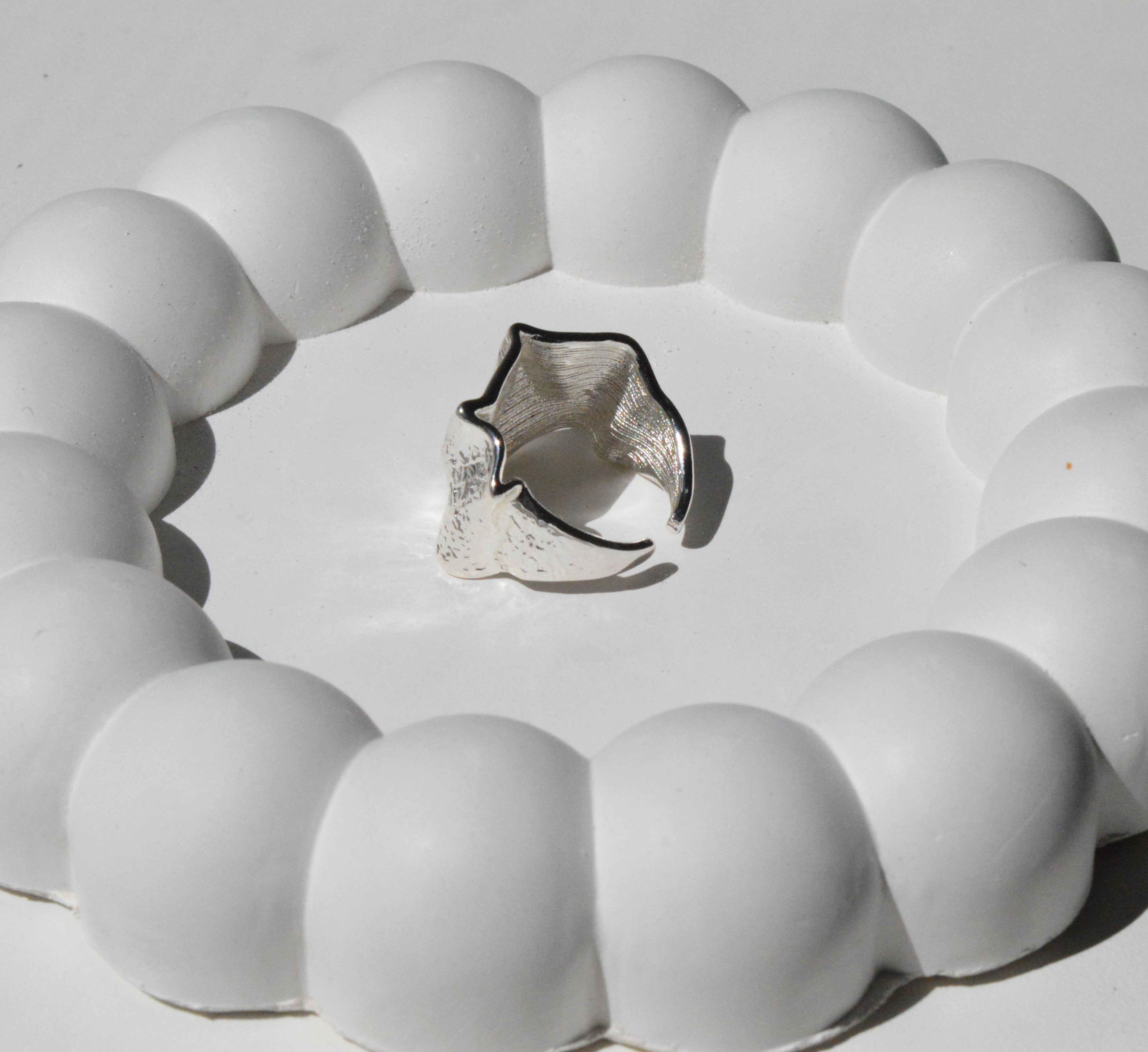 Crest Ring