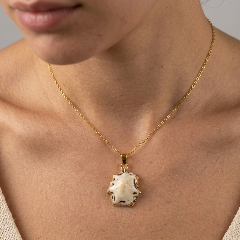 Everyday minimal pendant necklace with subtle textured detail