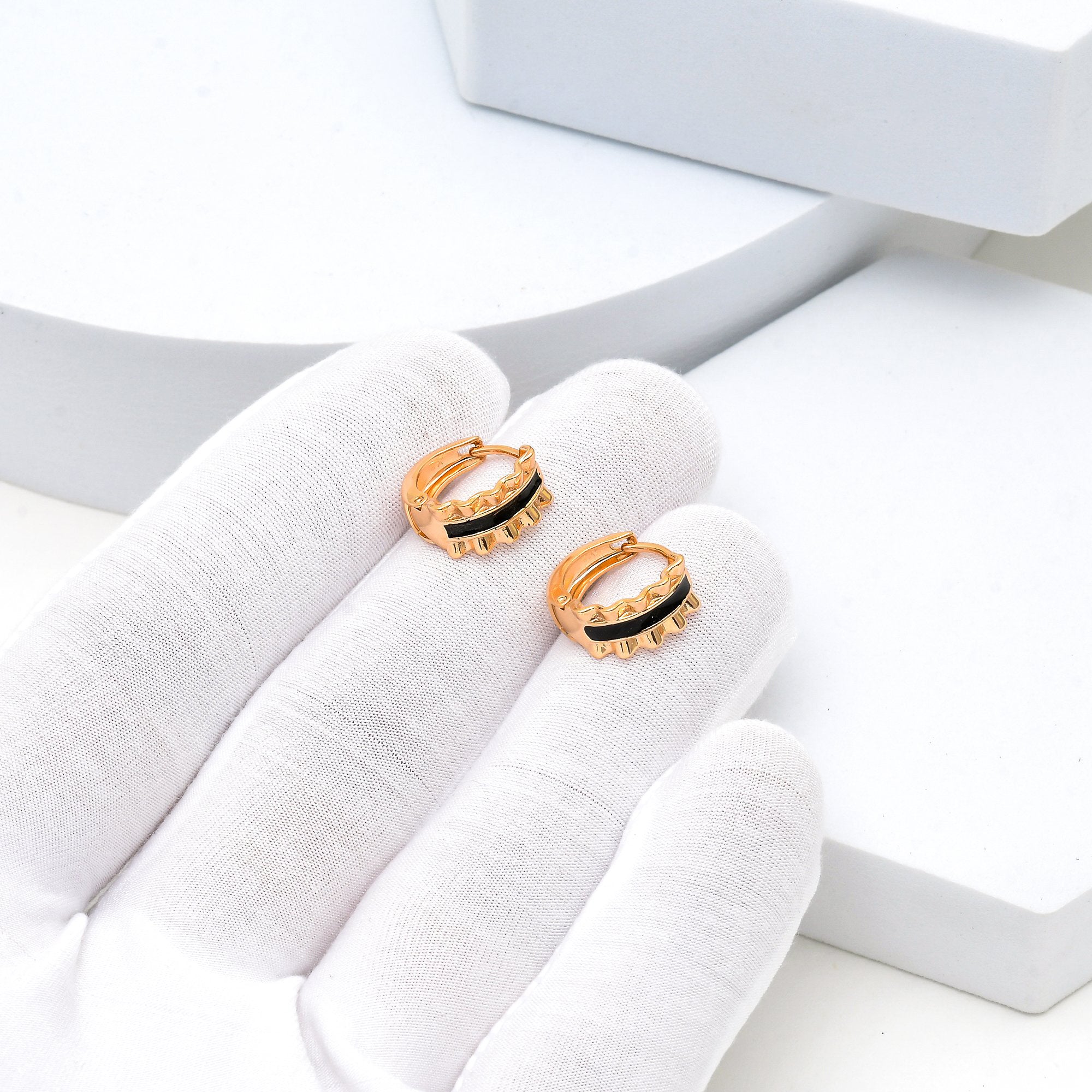 Everyday lightweight ONYX hoop earrings designed for modern wear