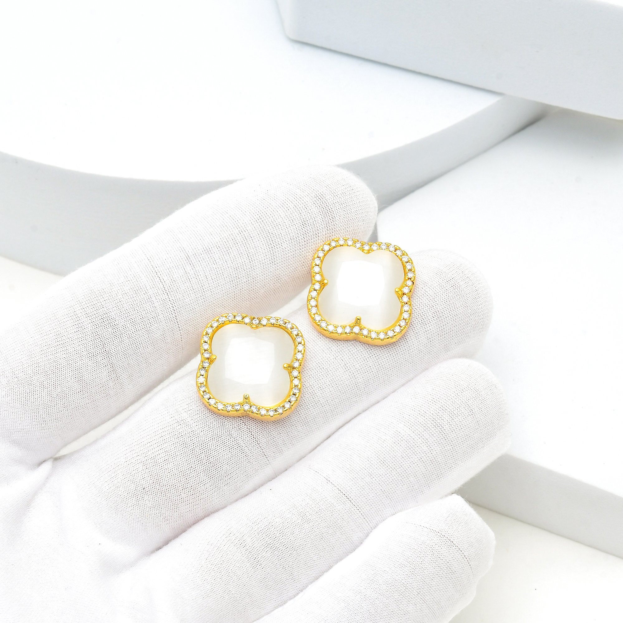 Clara Classic Studs