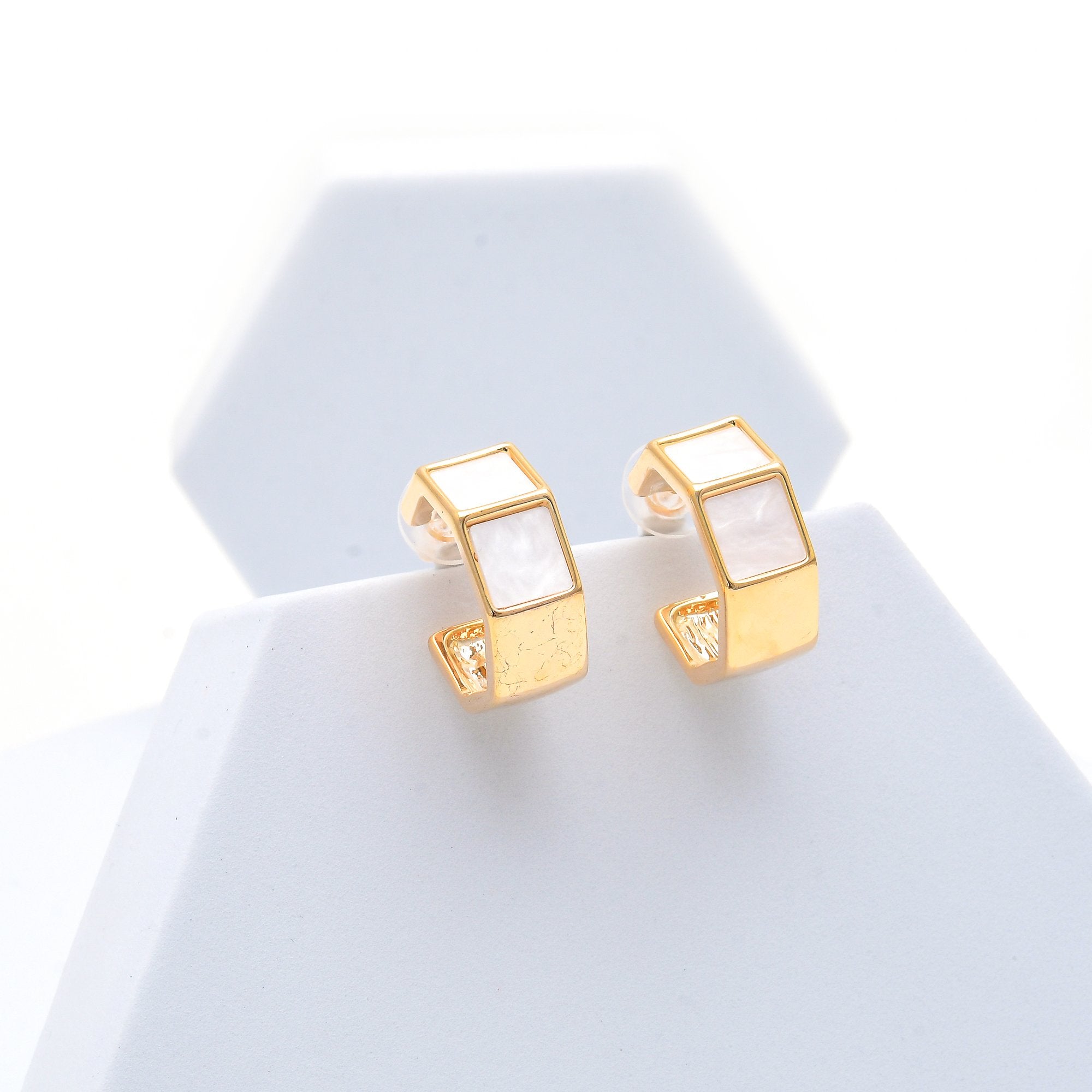 Elaris Hoops
