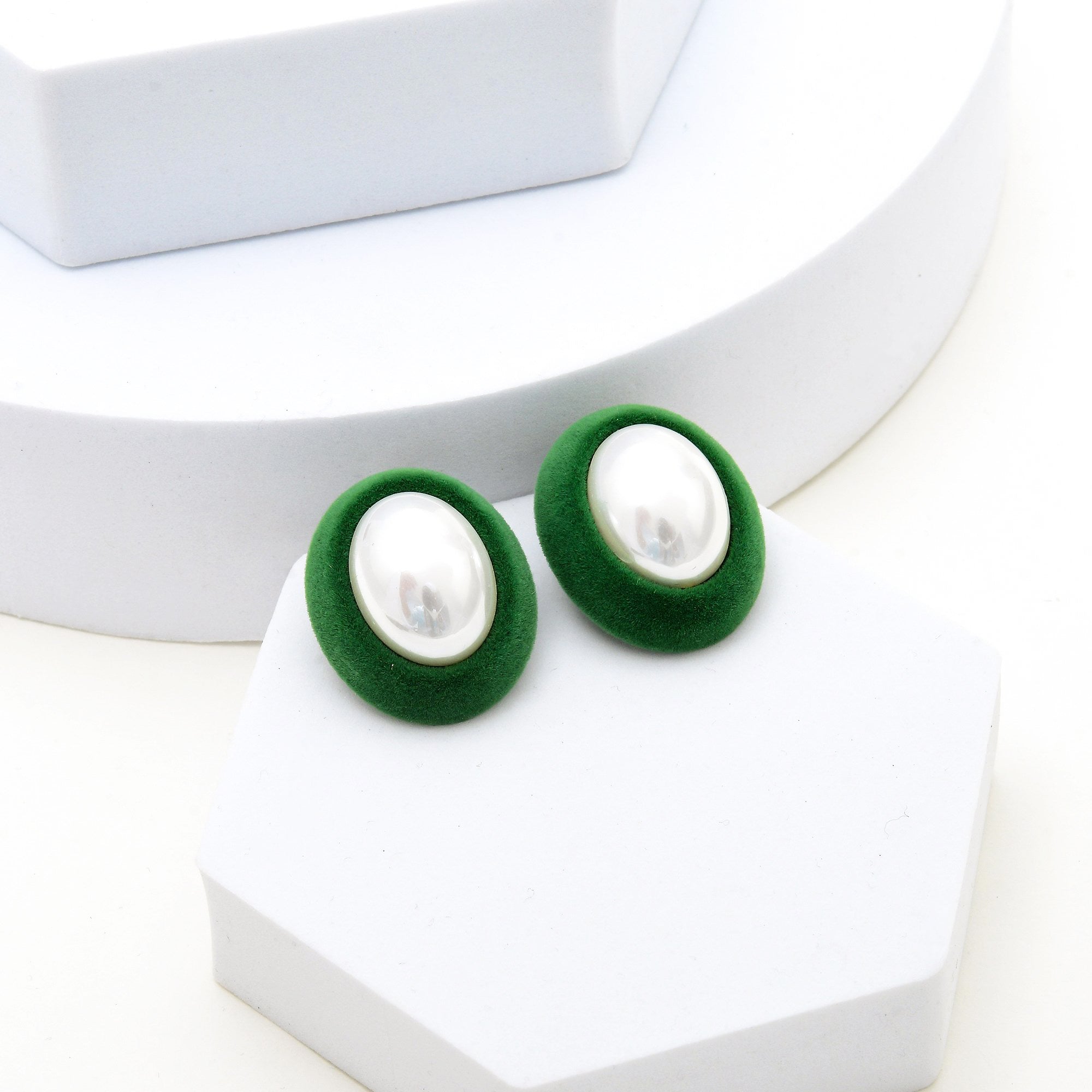 Grovea Studs