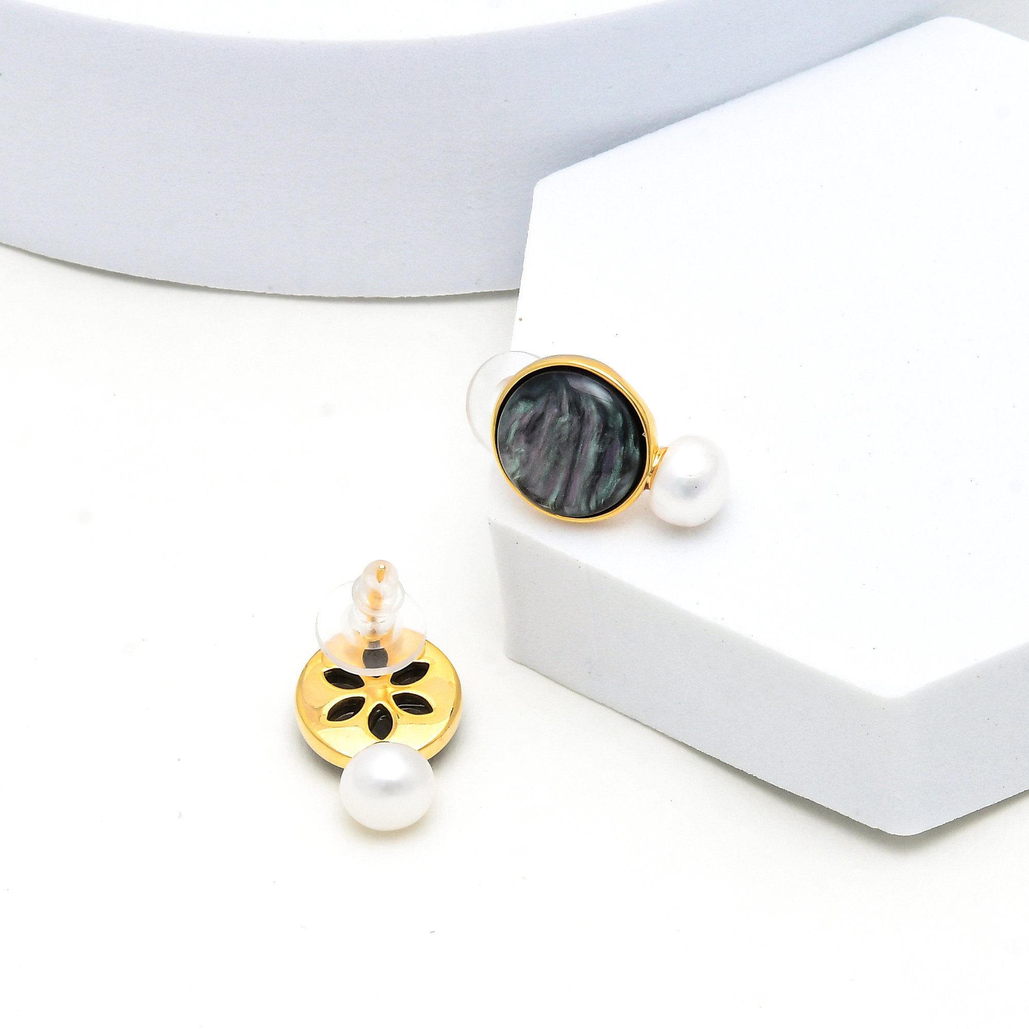 Aurora Pearl Studs  ✨
