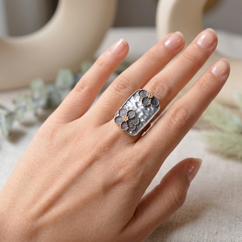 Fiora Ring