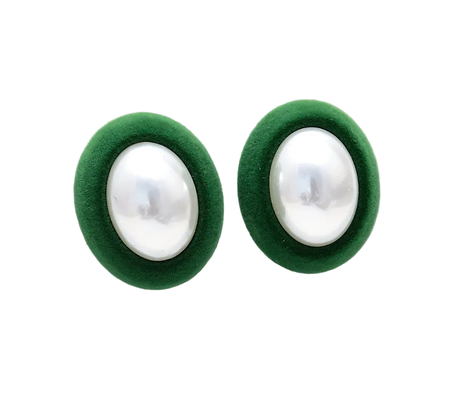 Grovea Studs